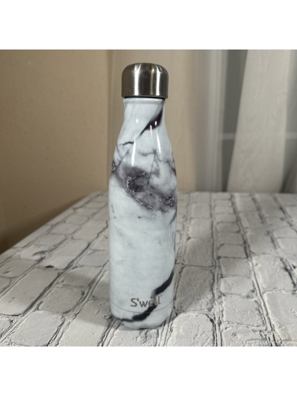 Swell Water Bottle Black Grey Marble 17oz Stainless Steel Elements Collection